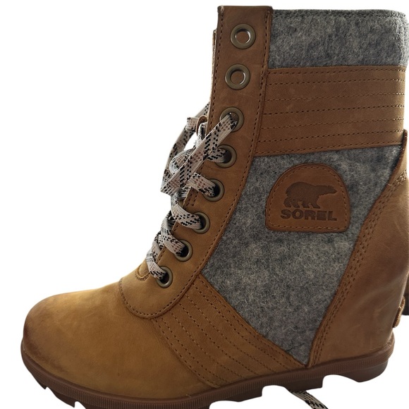 Sorel Shoes - Sorel Joan Of Arc Lexi Wedge Size 9 Gently Used
